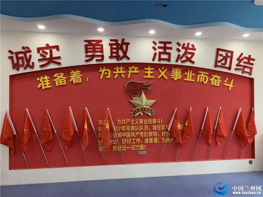 逃离金色蜜蜂森林